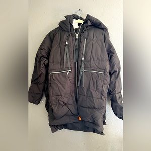 The Puffer coat from Amazon that went viral.  New and never been worn.